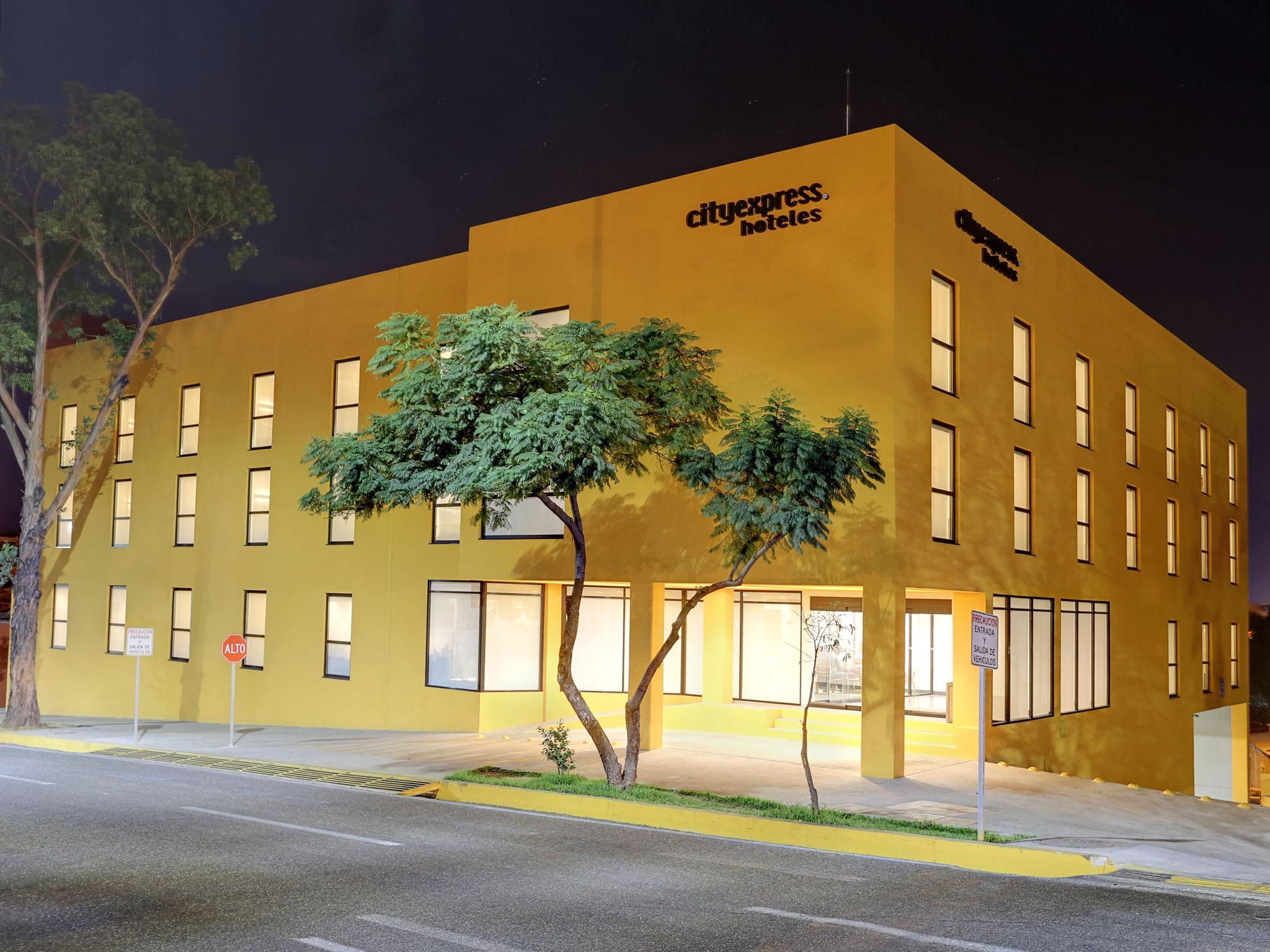 City Express By Marriott Oaxaca Exterior photo